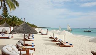 Kenya Safari & Beach Tour from Nairobi